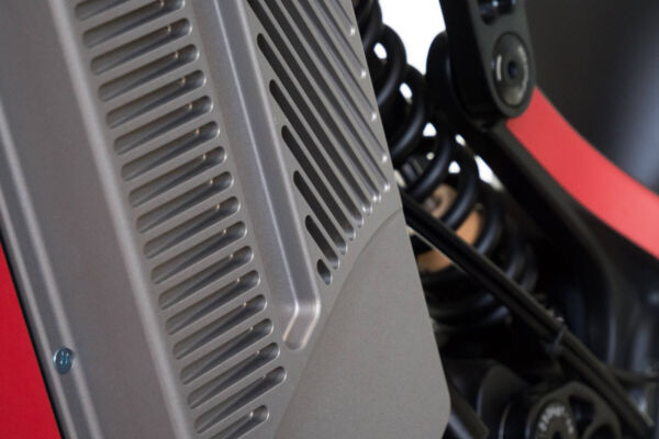 r22-everest-battery-case r22-everest-battery-case